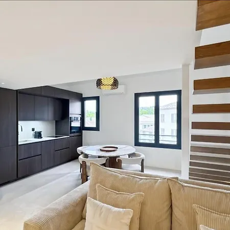 Chic - Free Parking - Center Apartamento