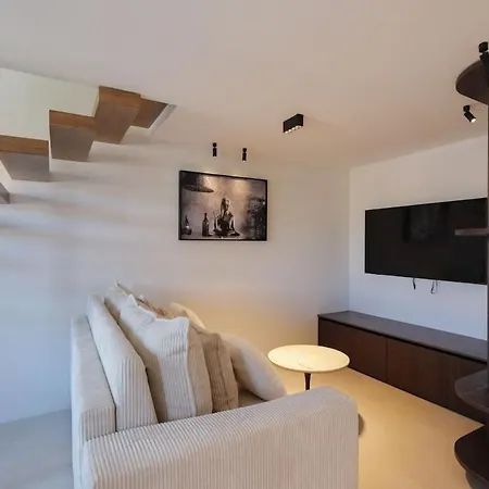 Chic - Free Parking - Center